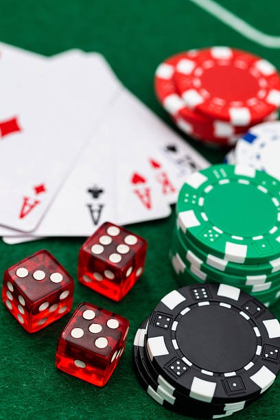 dewi181 AduQ live dealer table interface on mobile showing three-card hands and betting options